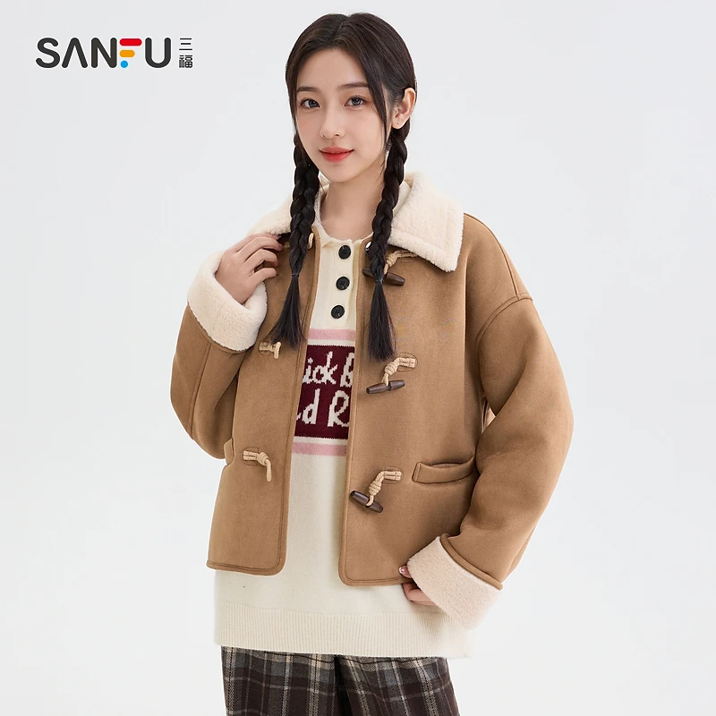 三福厚外套2024冬季牛角扣设计内里加绒上衣女装838165