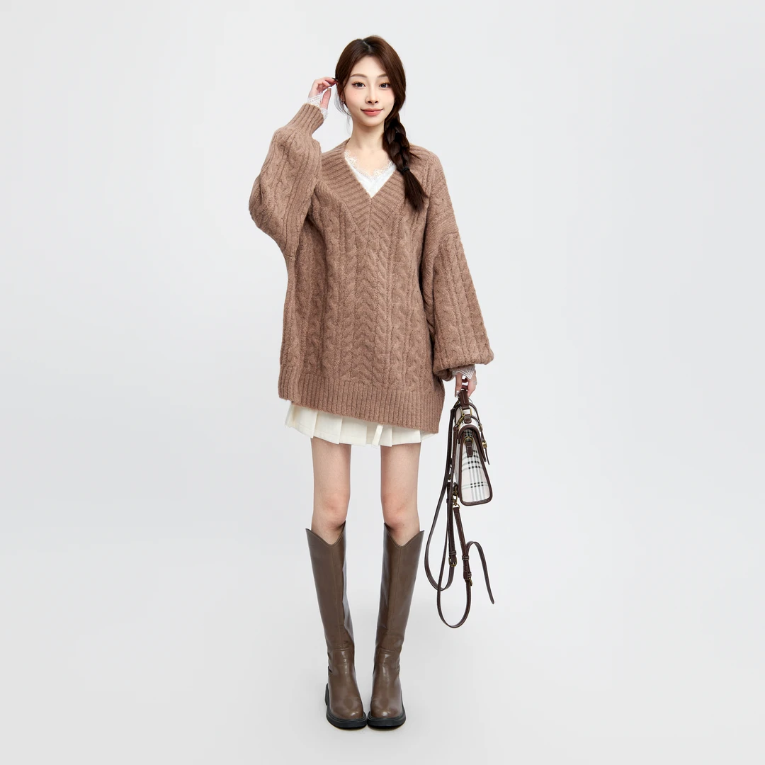 三福 2024冬季时尚V领麻花宽松纯色上衣毛衣女装494946