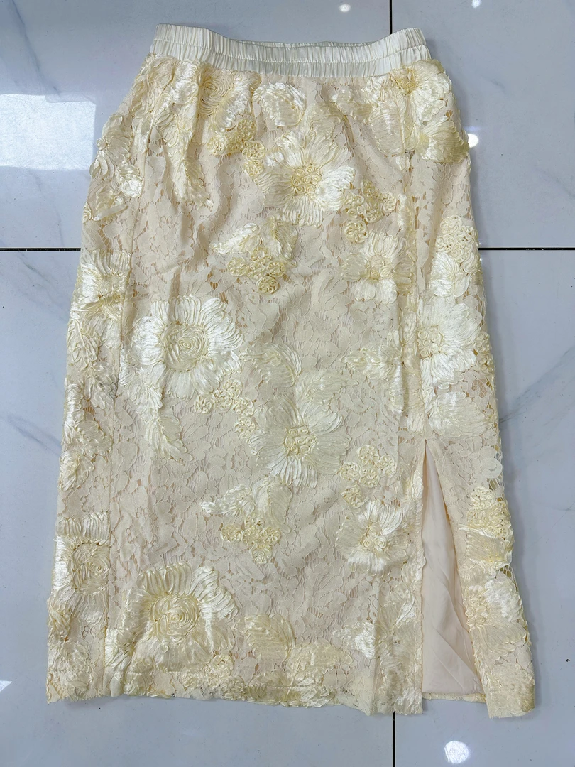 2024秋款立体浮花松紧腰国潮时尚复古新中式气质显瘦侧开叉半身裙