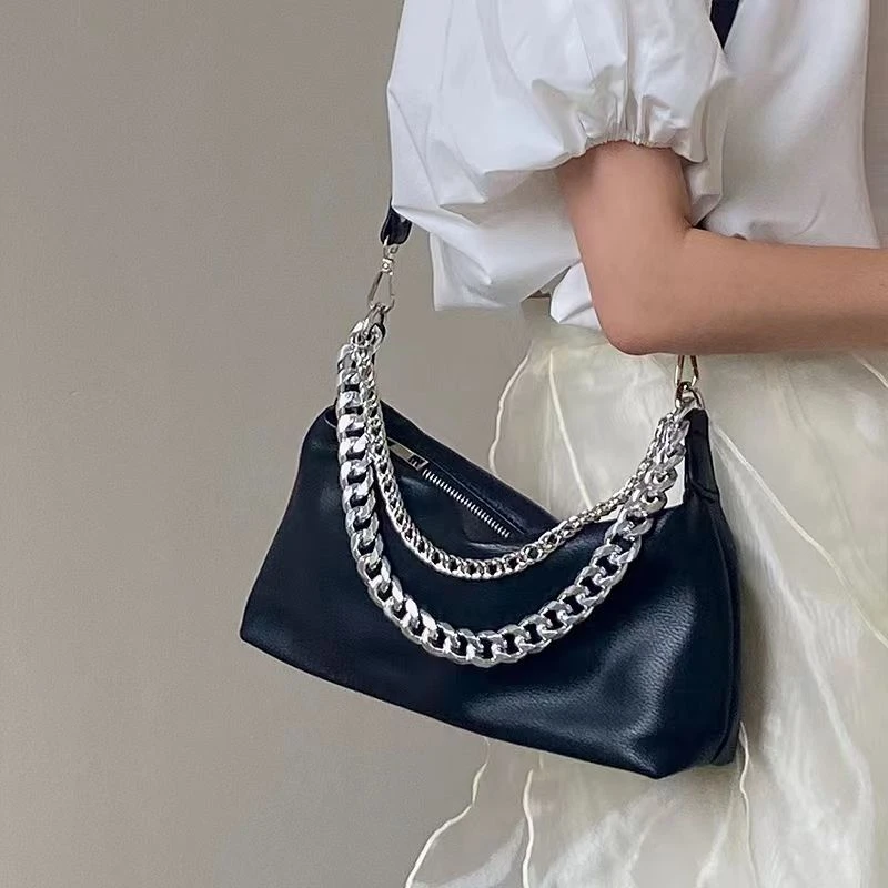 软皮女包百搭简约斜挎包单肩包2023新款女士小包包腋下法棍包黑色