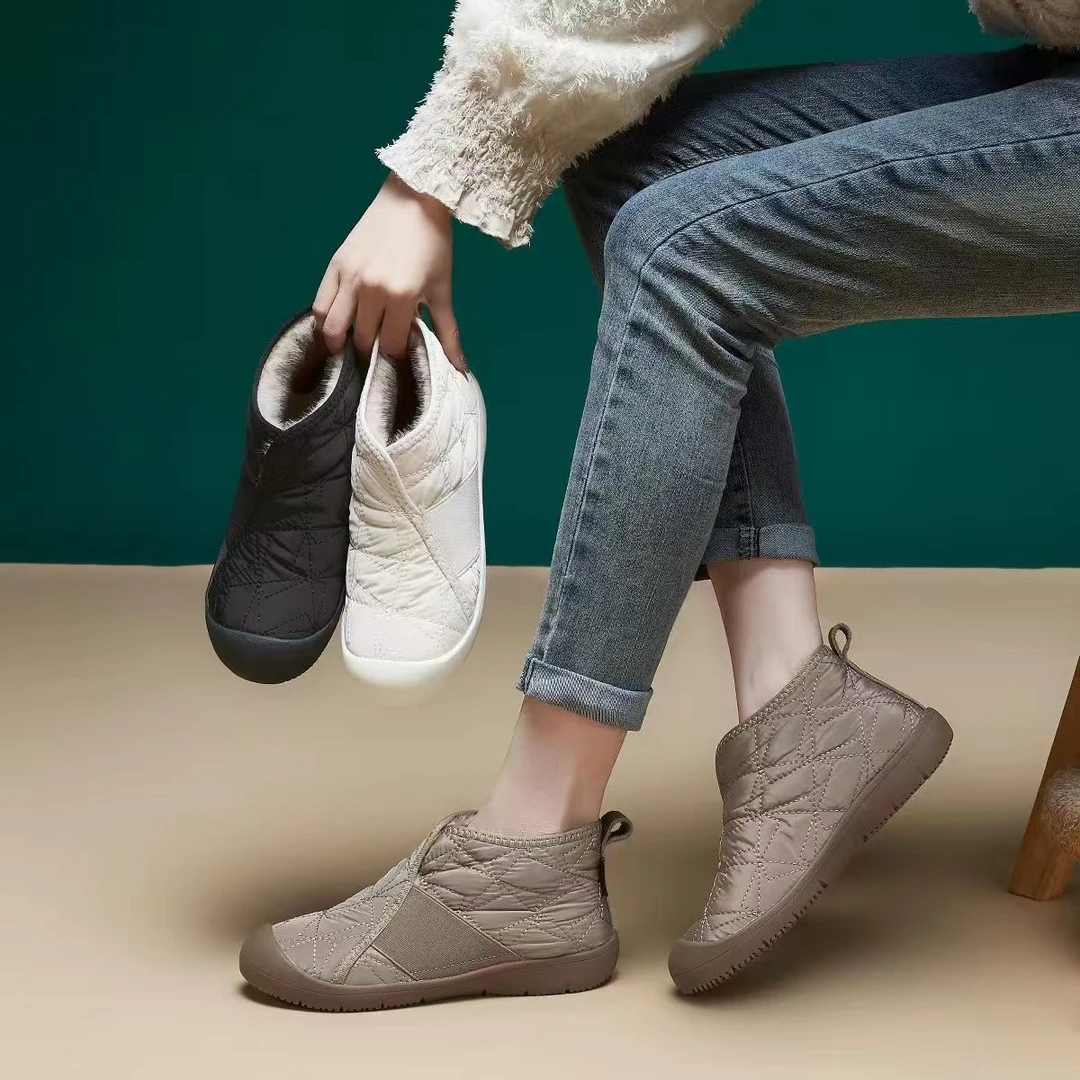 冬季新款软底防滑妈妈鞋加绒加厚高帮保暖棉鞋轻便休闲时尚雪地yj