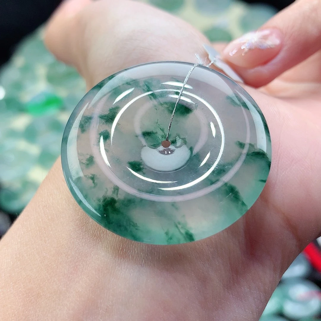 翡翠颈饰未镶嵌吊坠