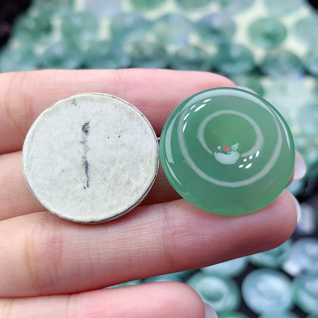 翡翠颈饰未镶嵌吊坠88