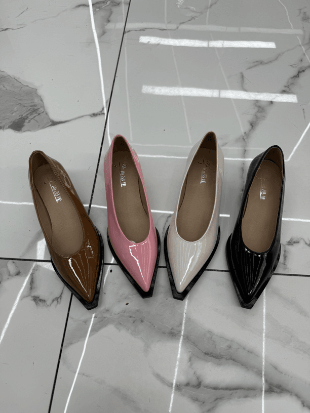 时尚百搭低跟女鞋