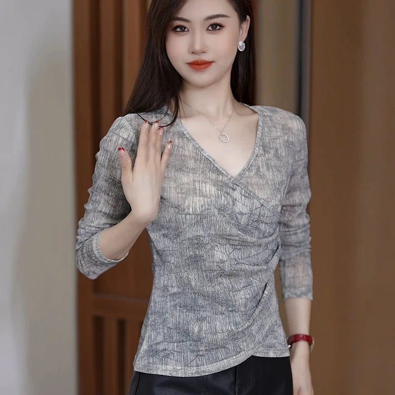 2024秋季洋气百搭长袖T恤女不规则v领体恤短款抽绳设计感显瘦上衣