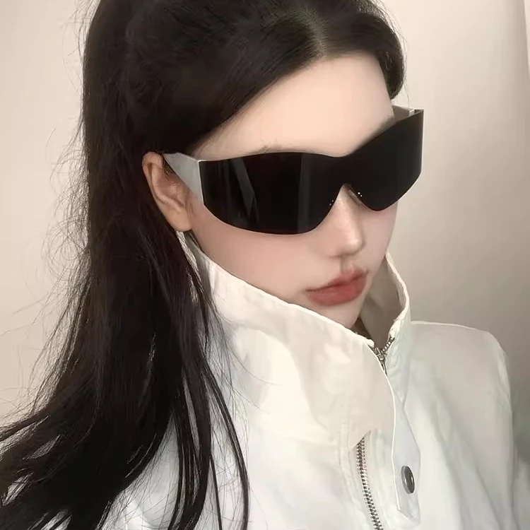 欧美复古未来感墨镜女运动骑行防风眼镜防紫外线太阳镜男款显脸小