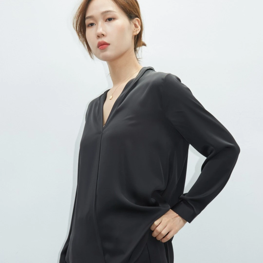 衬衫V领衬衣上衣长袖气质女士纯色时尚设计感秋季108休闲春夏显瘦