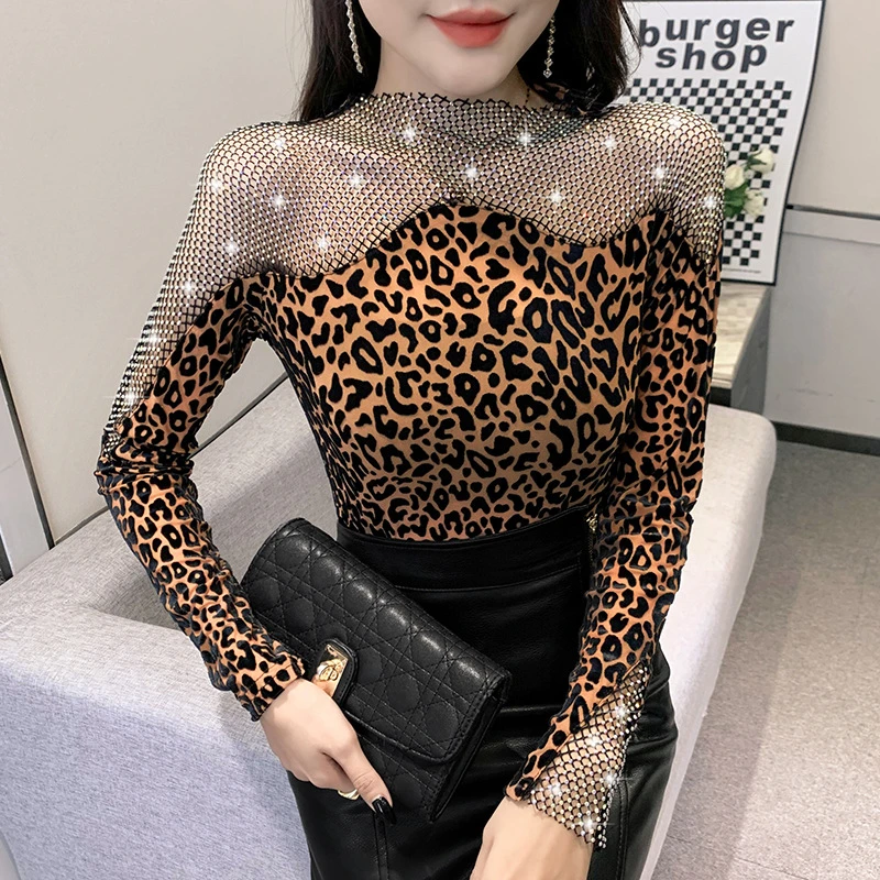 网红跳舞服装新款拉丁吉特巴广场舞烫钻镂空拼接修身舞衣女上衣