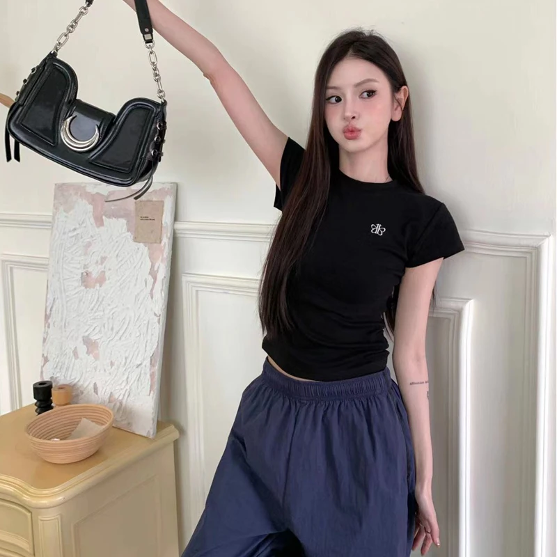 短袖t恤女2024夏季新款设计感别致小个子修身显瘦时尚休闲上衣服