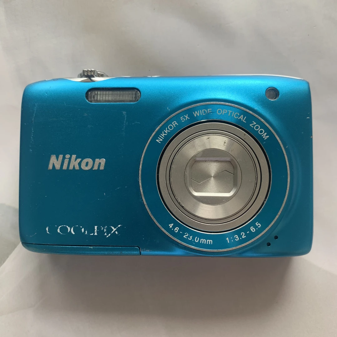 9新 Nikon/尼康 S3100湖蓝色1400w像素5倍光变自带磨皮色彩鲜明
