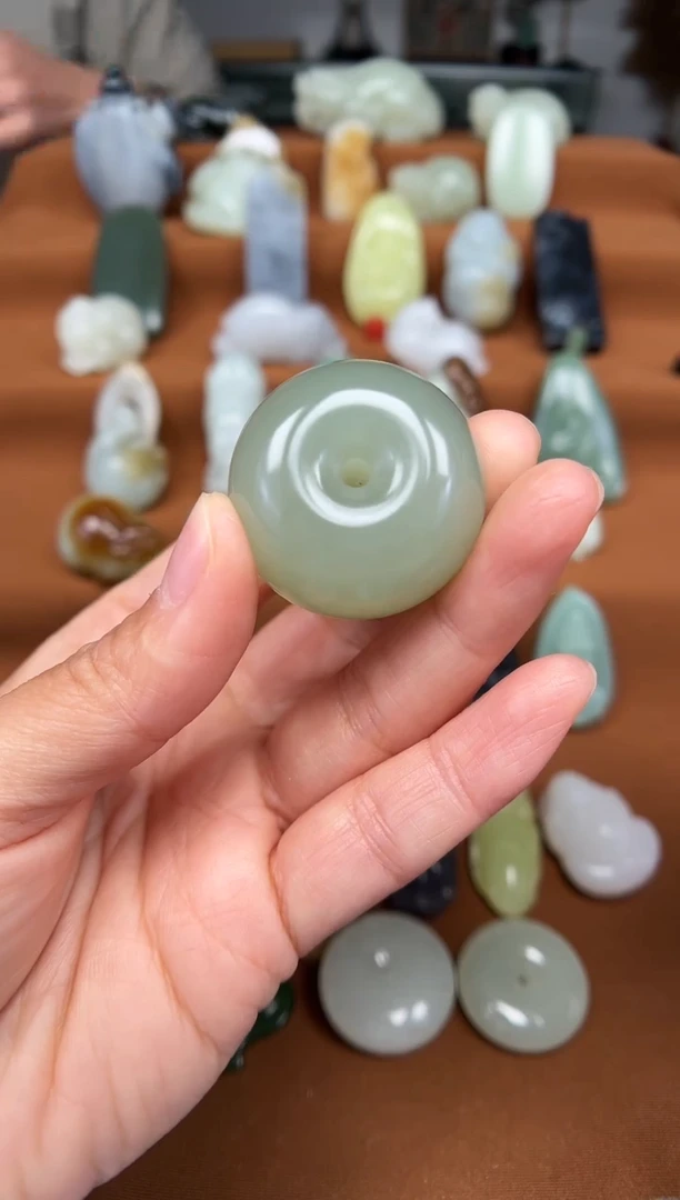 【闪购商品】和田玉颈饰未镶嵌平安扣