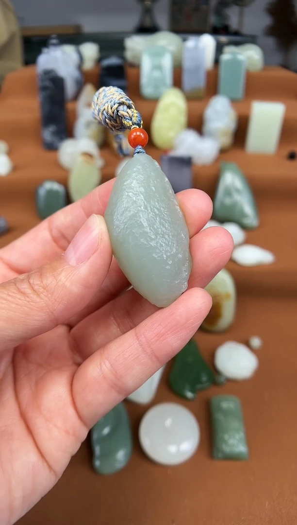 【闪购商品】和田玉颈饰未镶嵌原石