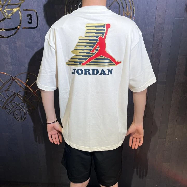 NIKE/耐克男子运动短袖宽松米白色大图案潮流T恤 HM4901-110