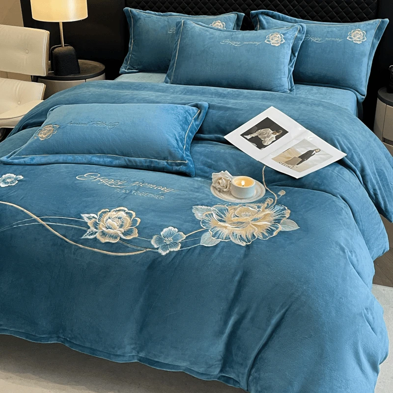 新品刺绣款加厚牛奶绒四件套刺保暖抗静电双面绒加绒被套床单冬季