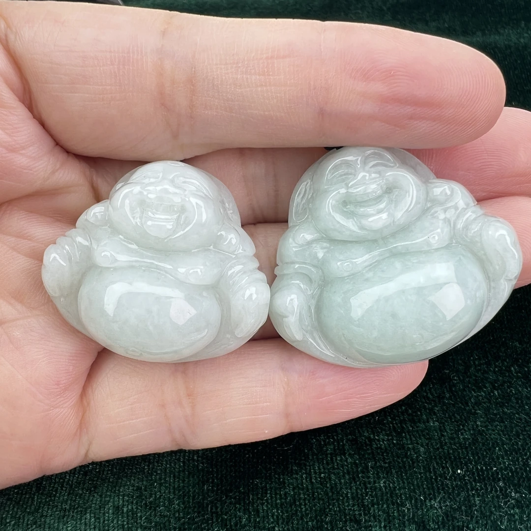35mm中厚淡绿翡翠佛公吊坠