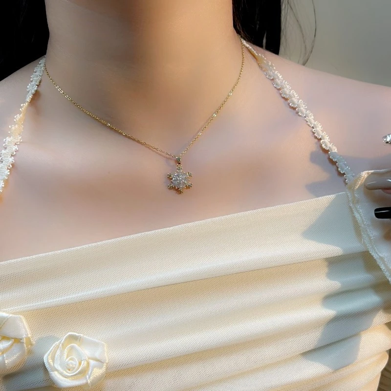 钛钢项链 金色雪花钛钢项链女百搭小众ins风精致时尚锁骨链锆石