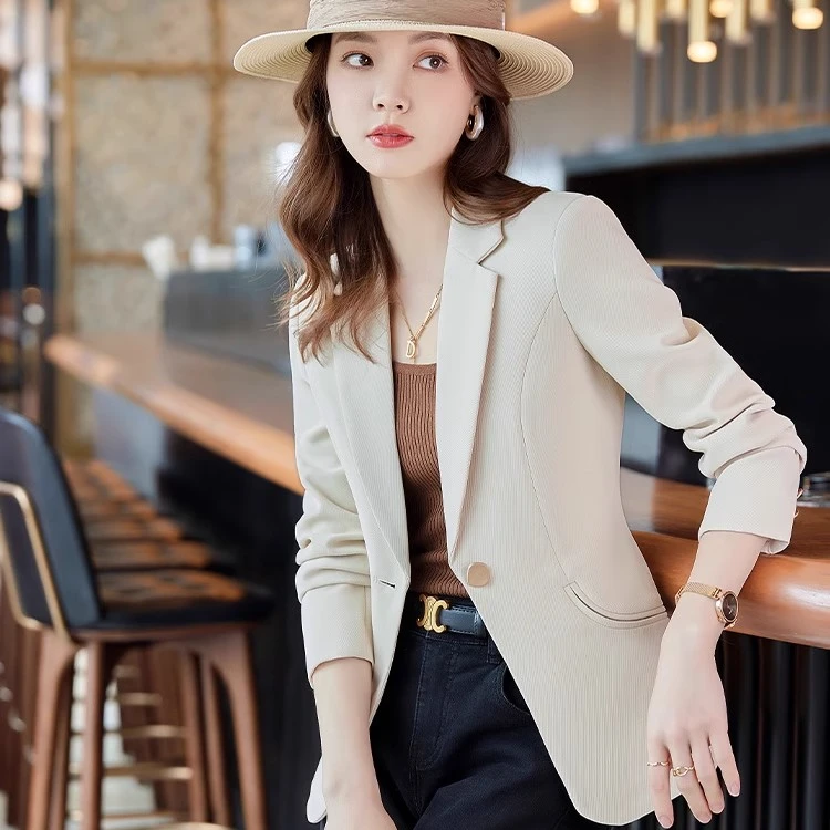 小西装外套女2024春秋季新款高级感修身显瘦气质百搭休闲西服上衣