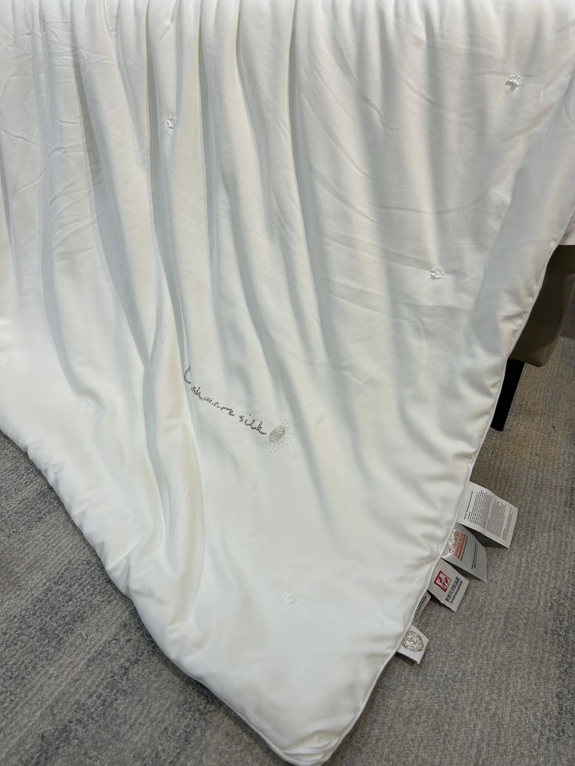 100%蚕丝小金被礼盒包装