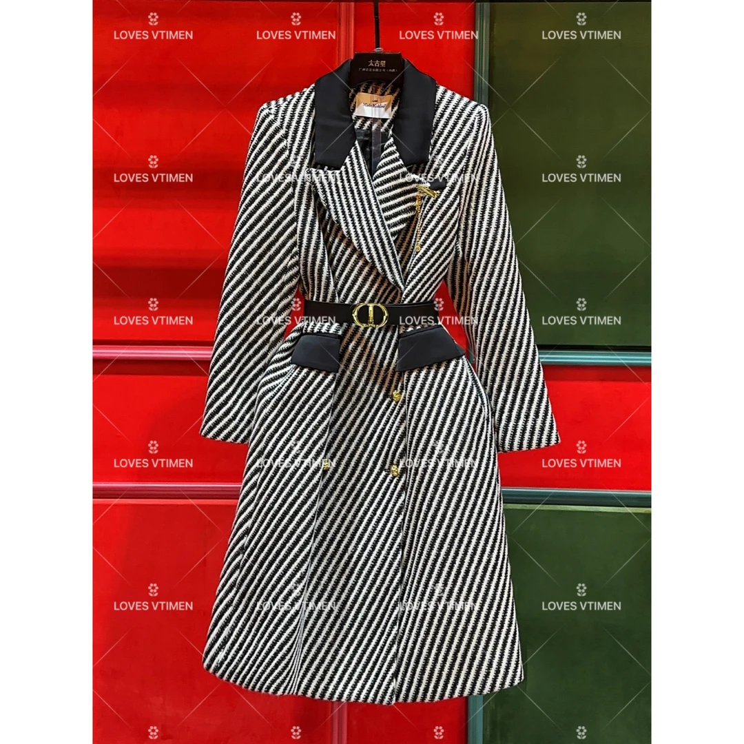 编码“26”设计师款高奢定制条纹风衣外套LOVES-A295