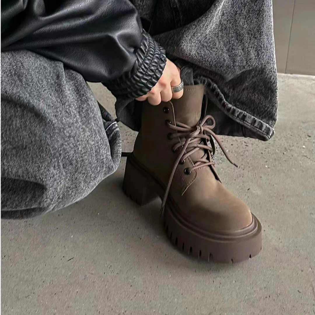 你们就说这个马丁靴谁看了不迷糊？这不帅炸一条街？