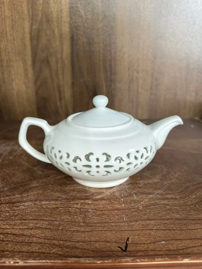 G3景德镇制陶瓷玲珑壶一件