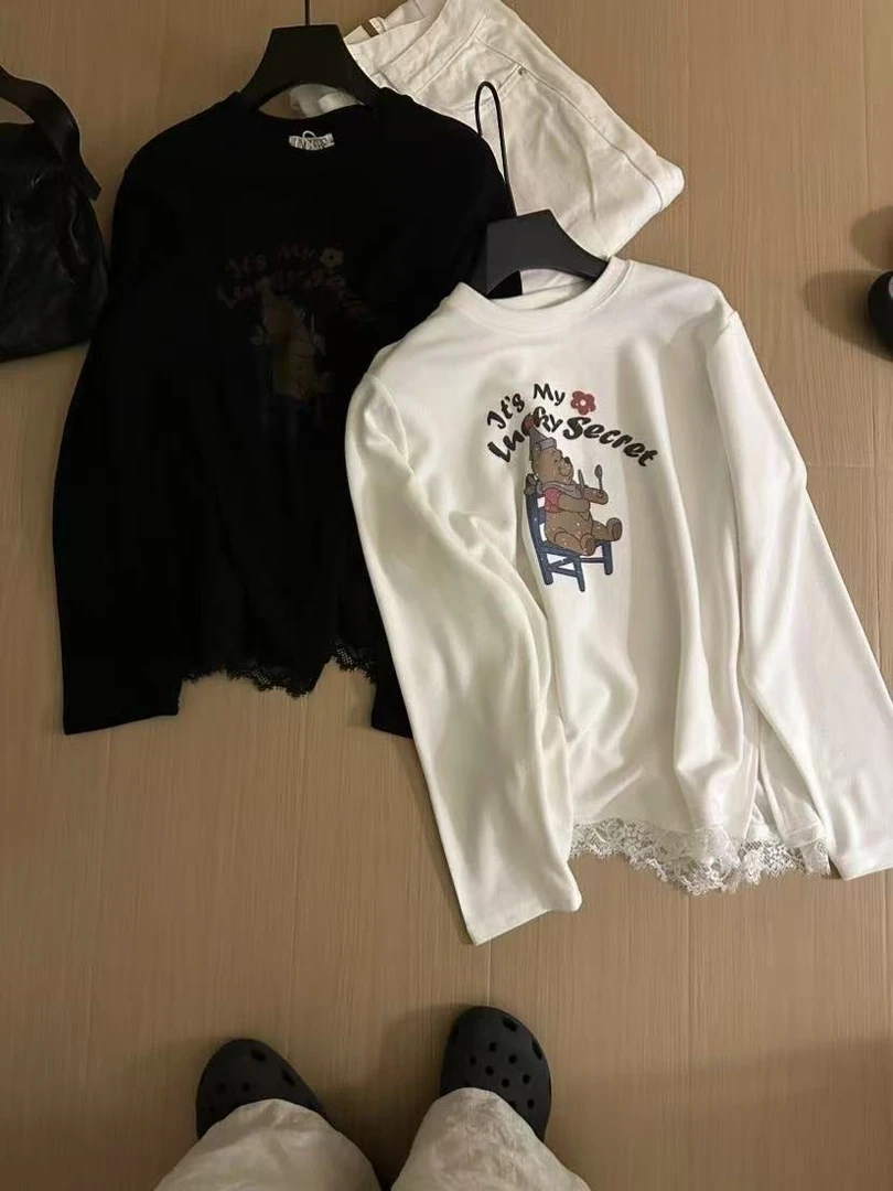 （福福）Uncle Be#德容圆领拼接蕾丝维尼熊上衣#6721