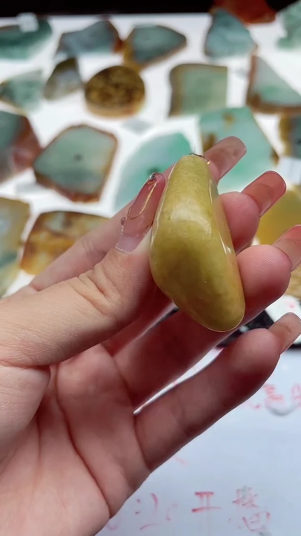 【闪购商品】翡翠颈饰未镶嵌111111111111