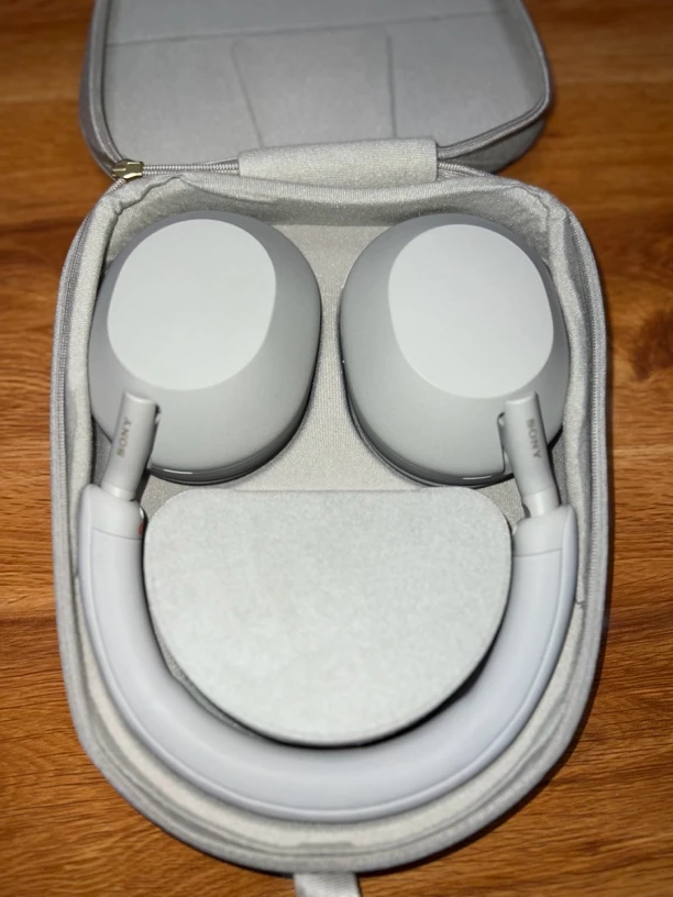 95新 Sony/索尼 WH1000xm5头戴式蓝牙耳机国行白色高音质主动降噪