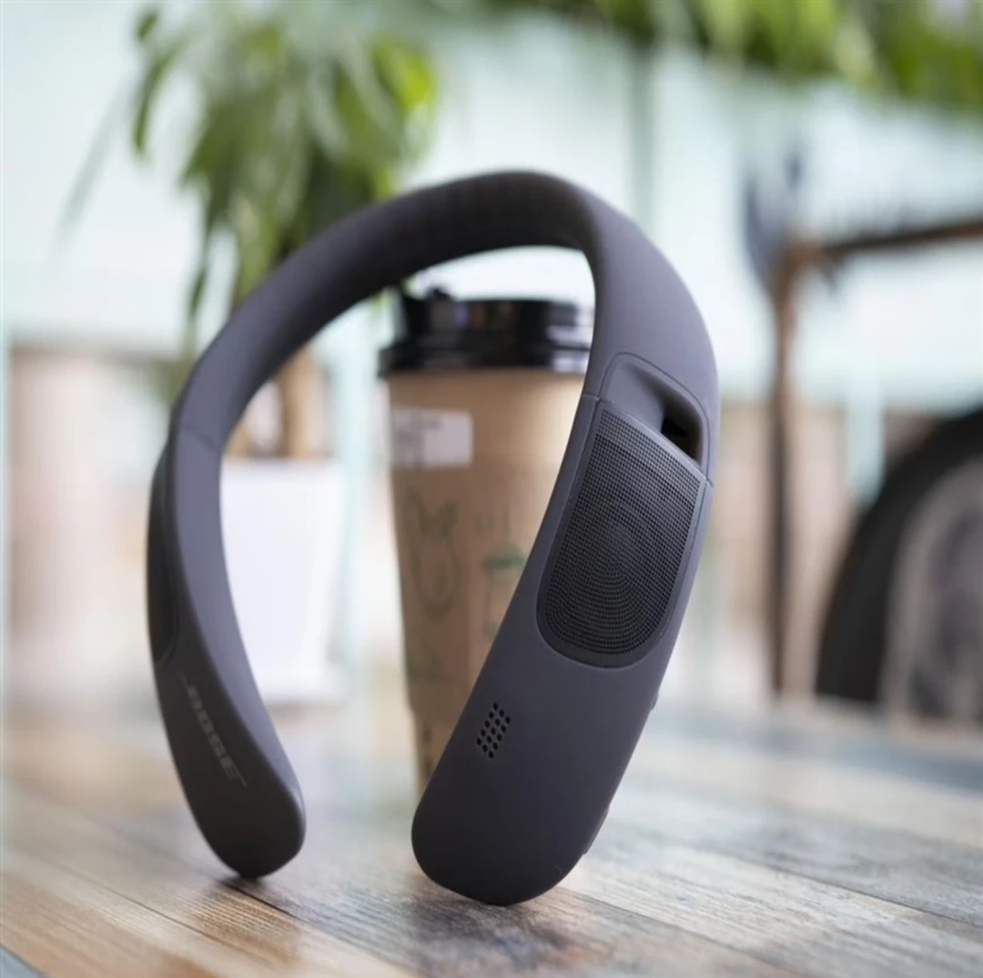 95新 BOSE Bose sound wear可穿戴颈挂式无线蓝牙音箱便携式