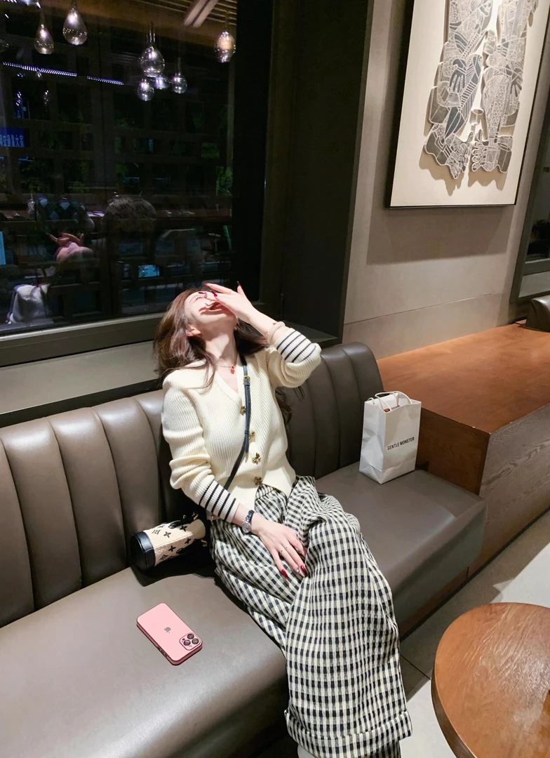 2024秋冬季新款小香风穿搭针织开衫上衣搭配千鸟格裤子显瘦两件套