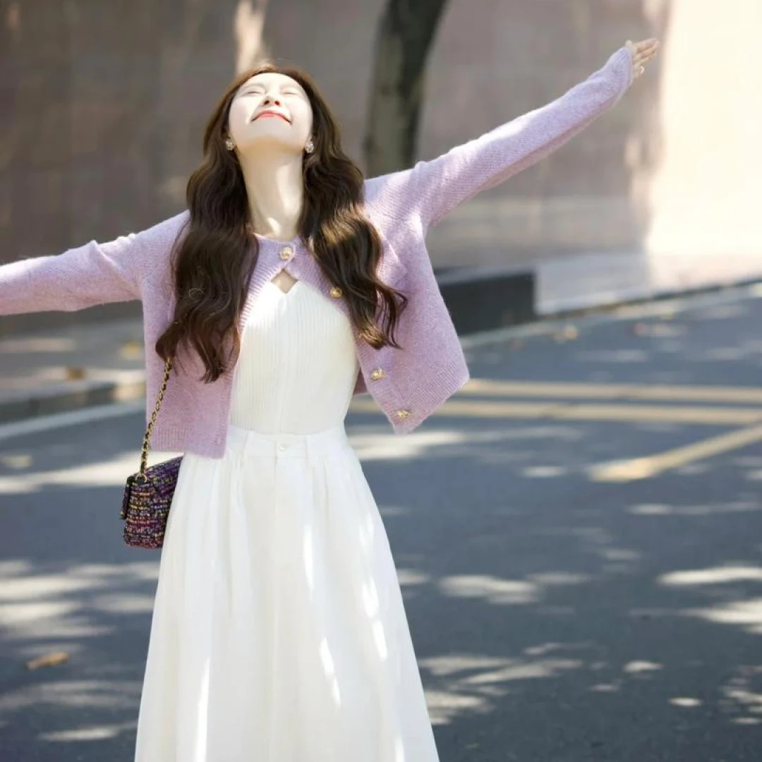 2024秋季新款小香风软糯紫色针织毛衣开衫上衣白色半身裙两件套女