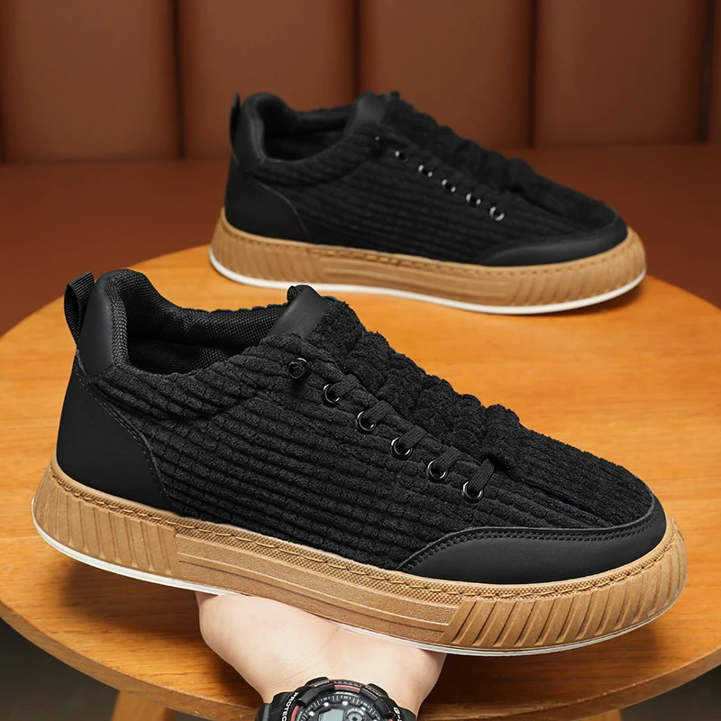 男士冬季保暖厚底皮面男鞋板鞋百搭透气黑色潮鞋春季防臭防滑