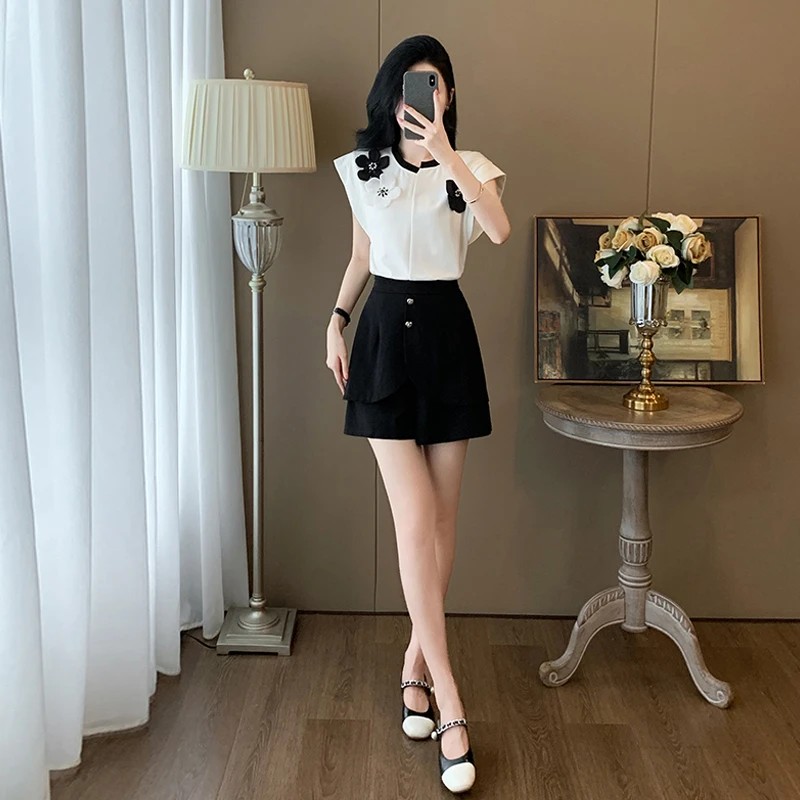 小众别致时尚套装2025夏新款立体花朵设计感独特上衣短裤两件套