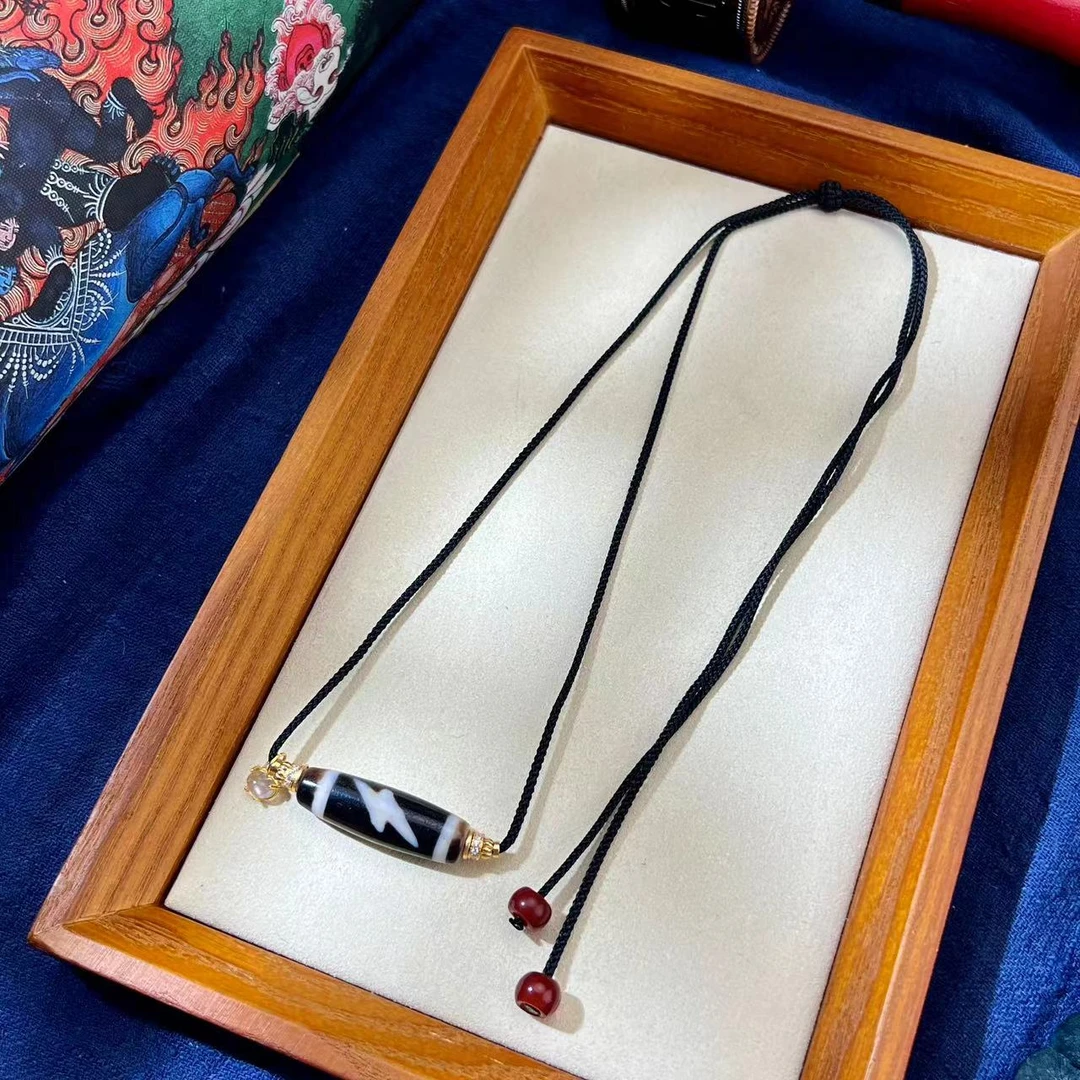 扶摇臻选|聚缘五闪玛瑙横款吊坠0888