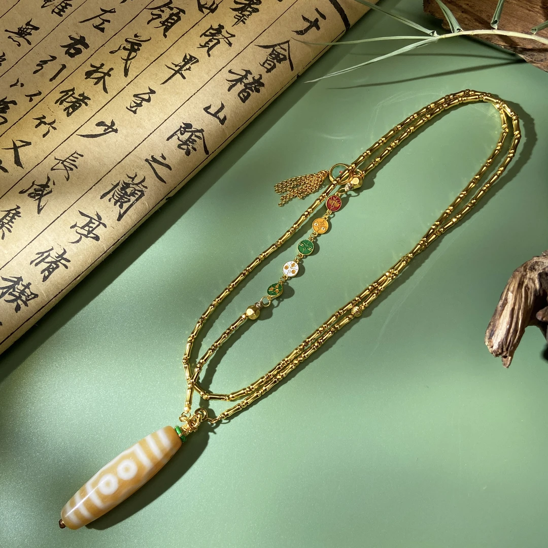 扶摇臻选|嫩色大鹏五Y玛瑙竖款吊坠