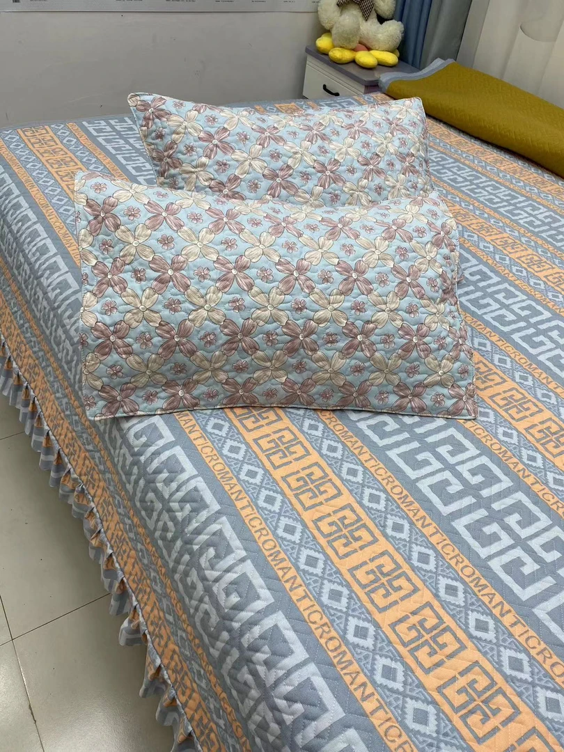 三层加棉，柔软舒适。枕套床盖绗缝下单备注下单备注颜色隔脏