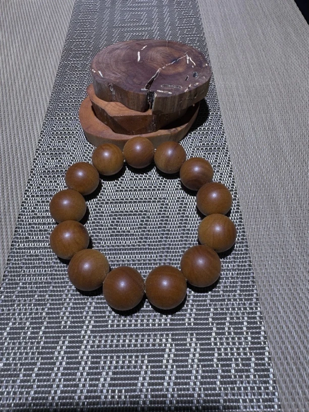 迈索尔老山檀香1.8/13颗黑肉乱横纹沉水（乱纹）