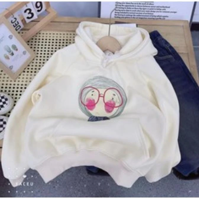 408132《米》韩版儿童日常舒适冬款百搭洋气连帽加绒卫衣