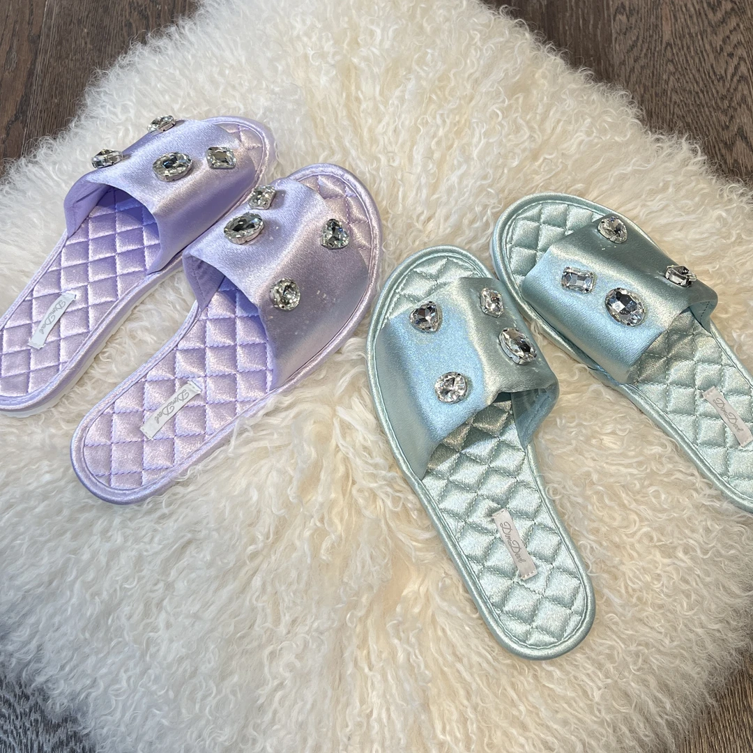 DIMDEVL/汀黛时尚夏季居家软底防滑平底百搭宝石拖鞋