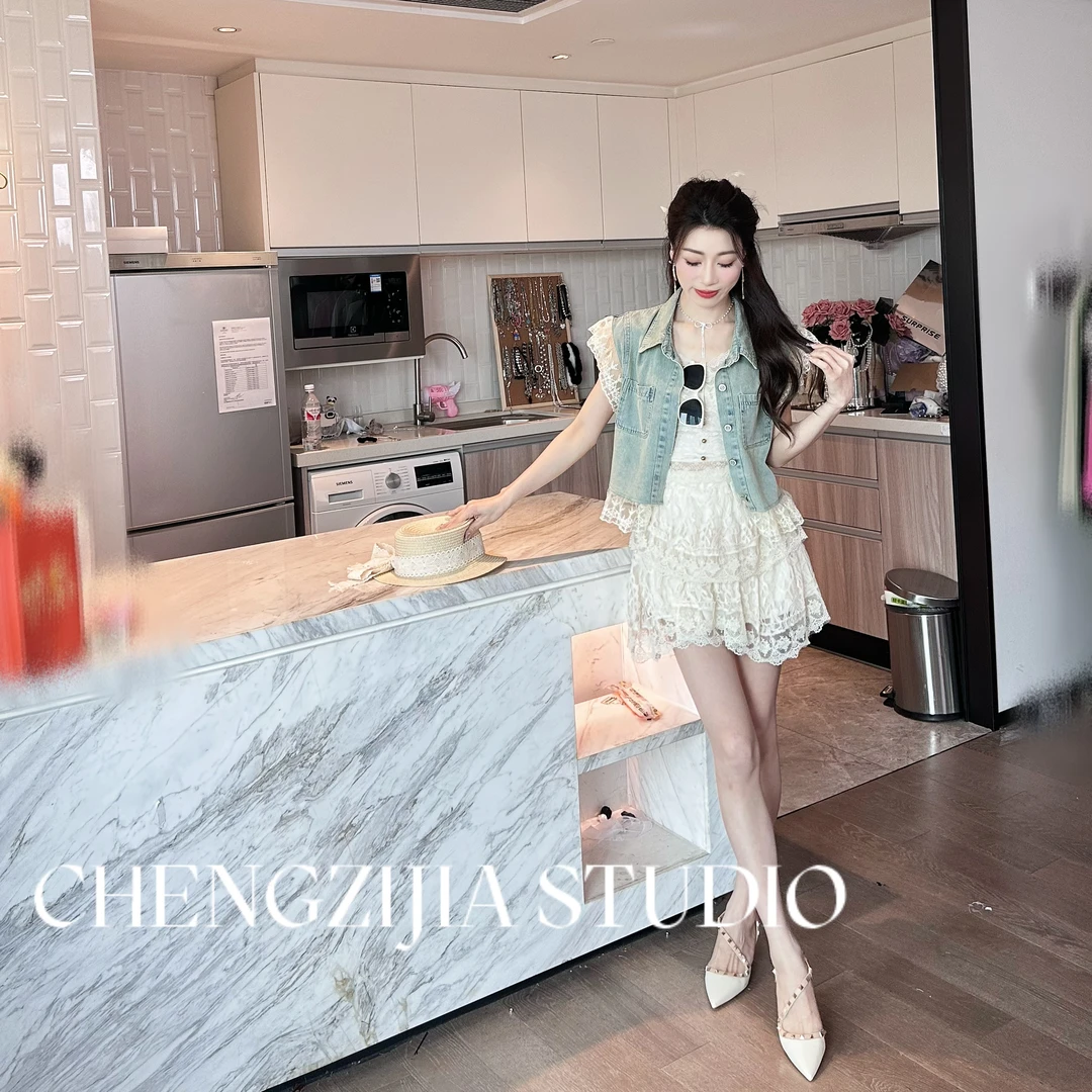 【裴诗婷】橙子·studio 【牛仔飞袖】 WT0337蕾丝拼接牛仔马甲外套