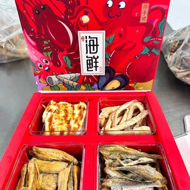 海洋零食伴手礼：鳕鱼片100g+鱿鱼条100g+带鱼酥80g+黄鱼酥80g
