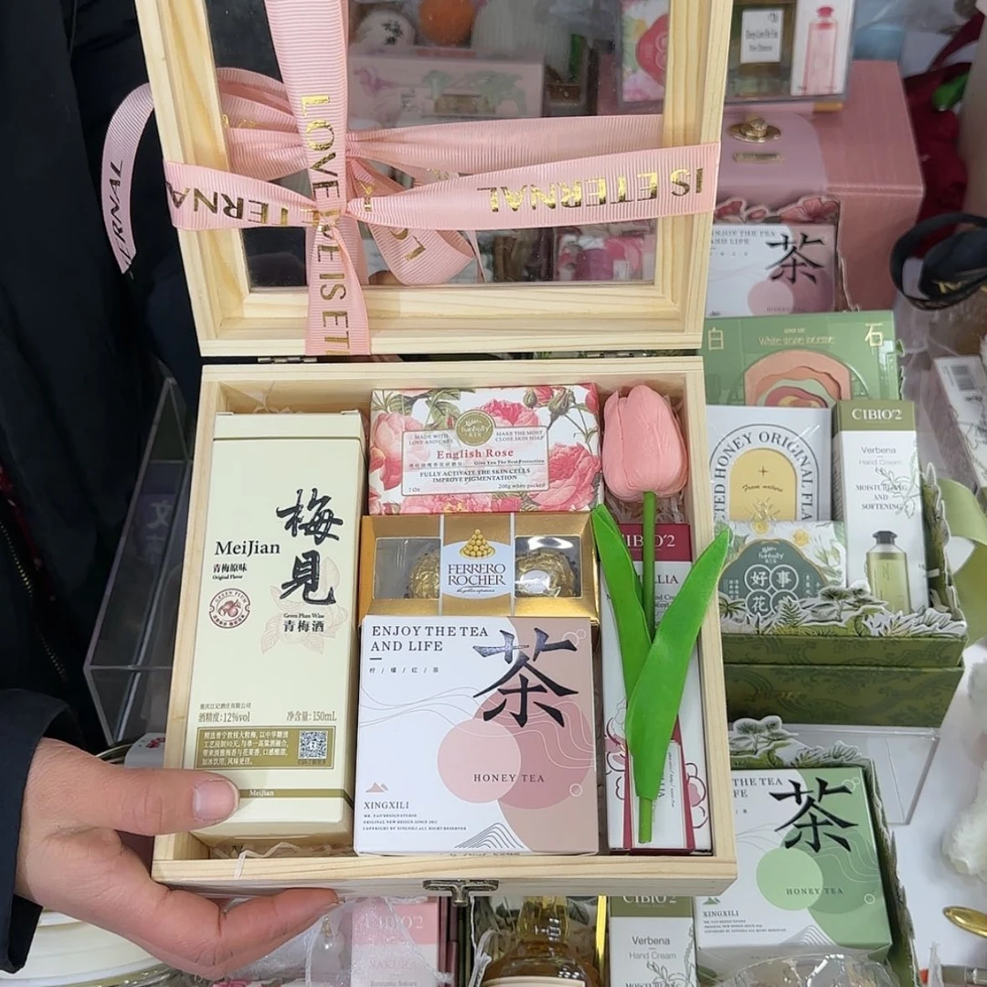 【闪购商品】木质礼盒婚礼伴娘伴郎实用伴手礼套餐