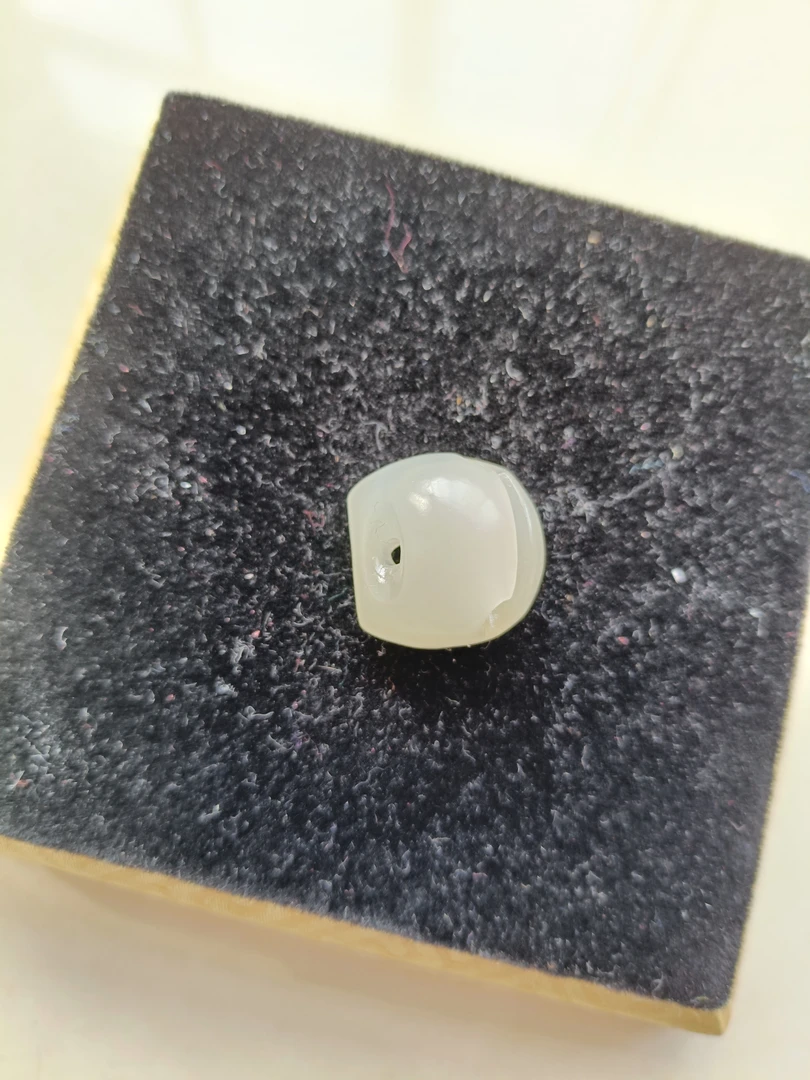 和田玉青海料小墨鱼吊坠挂件玉质细腻油腻小朋友