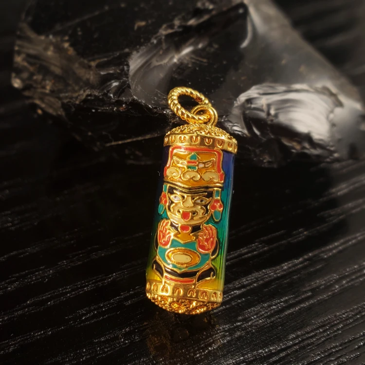 只此青绿・18K金扎基转五条经运筒滴溜吊坠  G7669