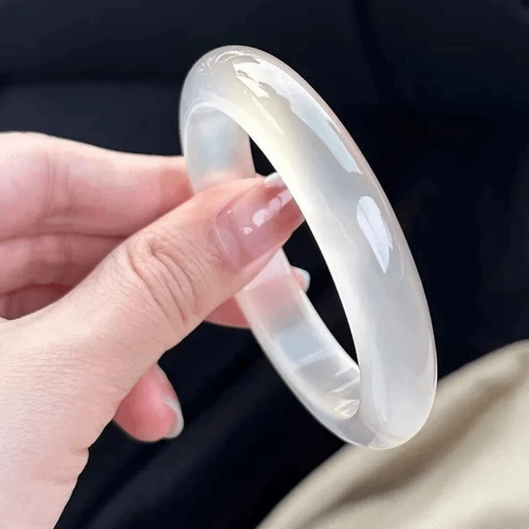 白月光・天然高冰荔枝冻玉髓宽圆条手镯 C257