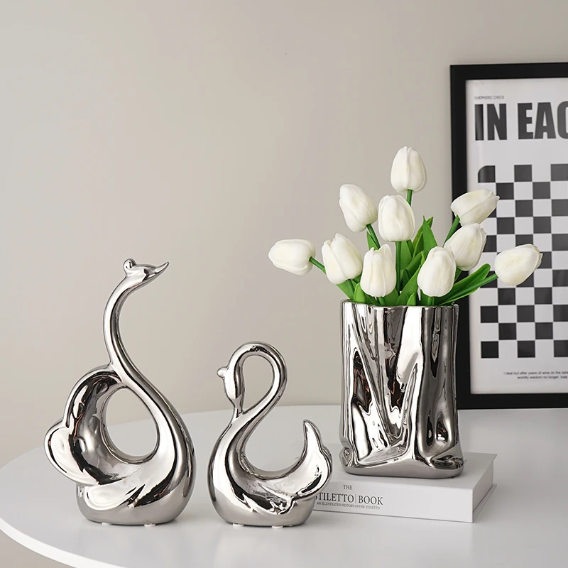 陶瓷电镀天鹅摆件轻奢现代创意极简客厅电视柜酒柜隔创意装饰品