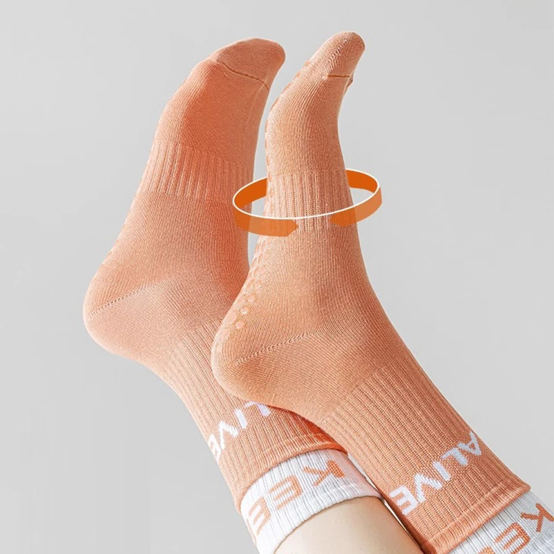 瑜伽袜女中筒设计适合普拉提健身运动地板袜搭配鲨鱼裤优品