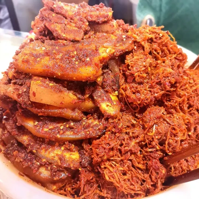 云南特产施甸萝卜丝炸肉麻辣口味萝卜丝五花肉