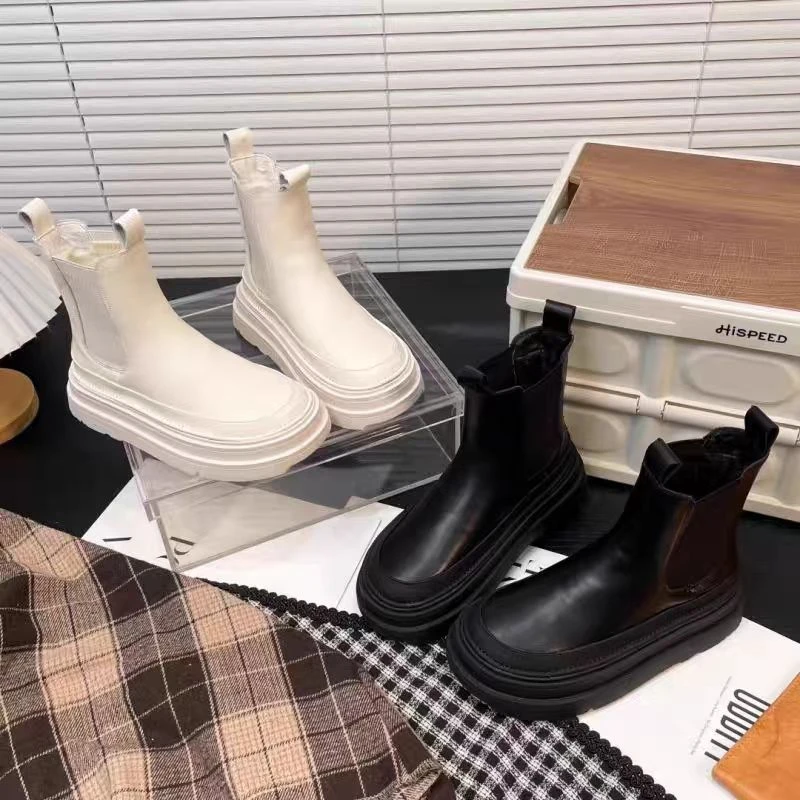 厚底轻奢时尚百搭马丁靴7561