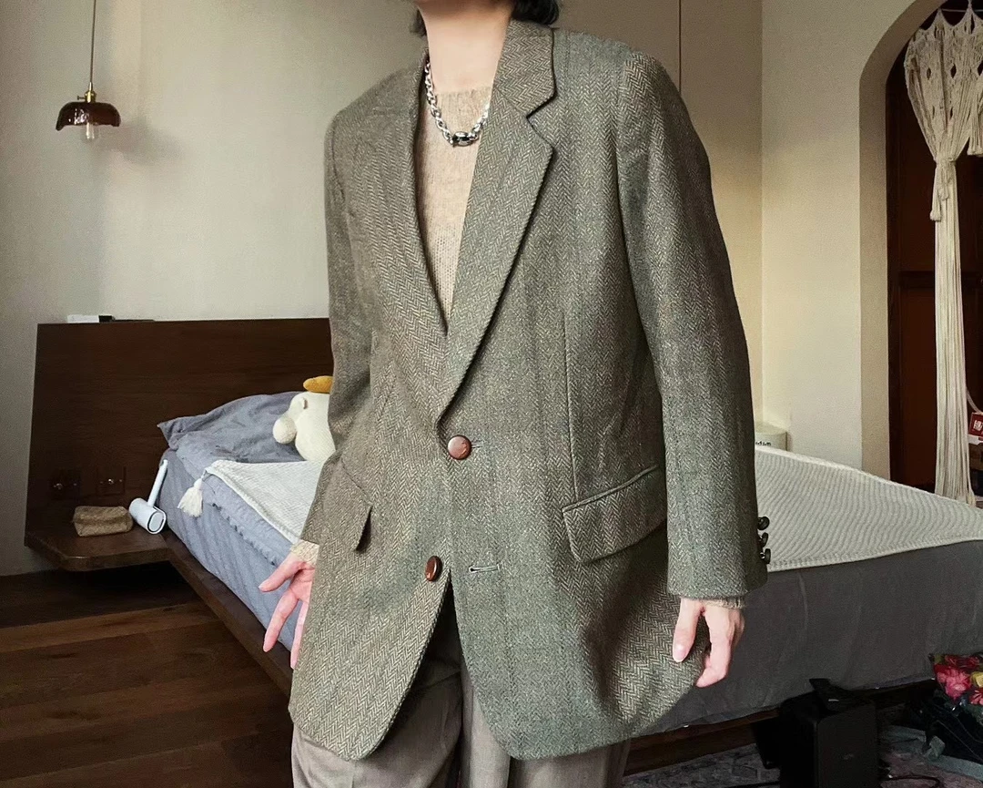 95新 BURBERRY/博柏利 送中检/博柏利彩色皮扣西服